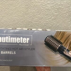 Rotating Hot Air Styler - Black and Gold